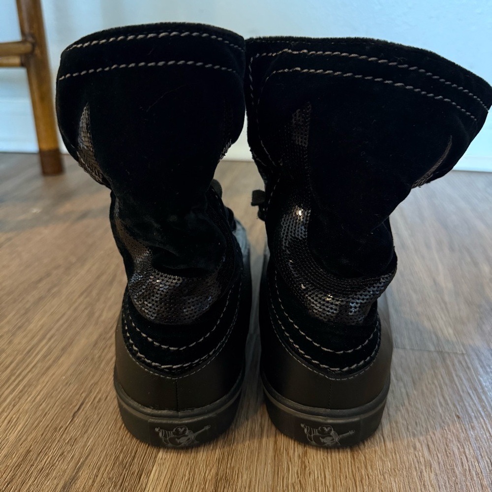 True Religion High Top Fold Down Sneakers Women’s 8 Black Leather Sequin Logo - Picture 7 of 8